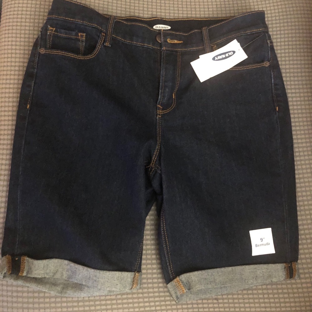 🔴 OLD NAVY Dark Wash  9” Bermuda Shorts